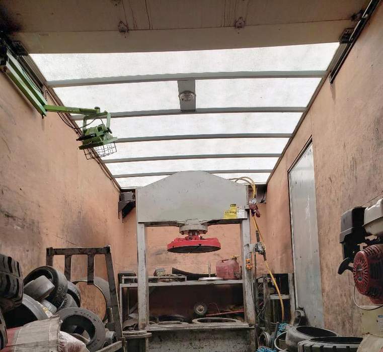 Mobile Forklift Tire Press &mdash; Truck-Mounted